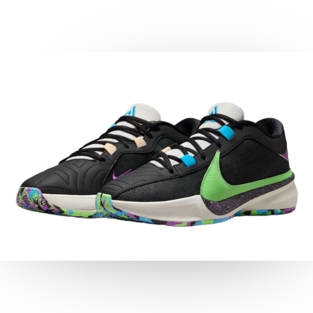 Nike Giannis Zoom Freak 5 Basketball Shoes Size 7.5 New with box without lid.